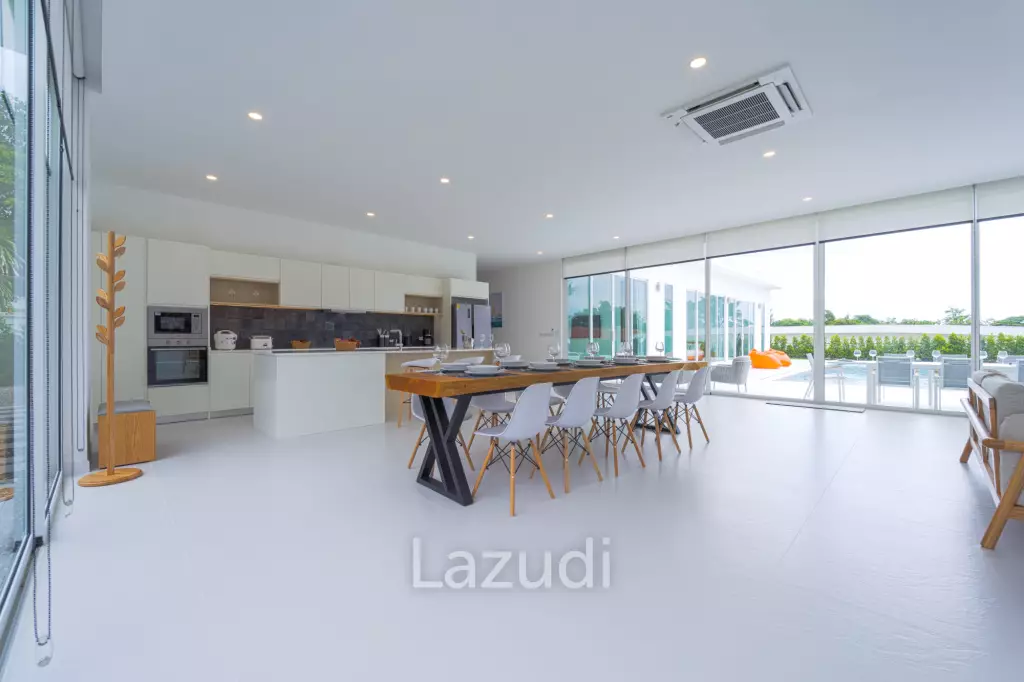 Palm Hills: Exclusive 4-Bed Golf Course Home on 1150 Sqm Plot