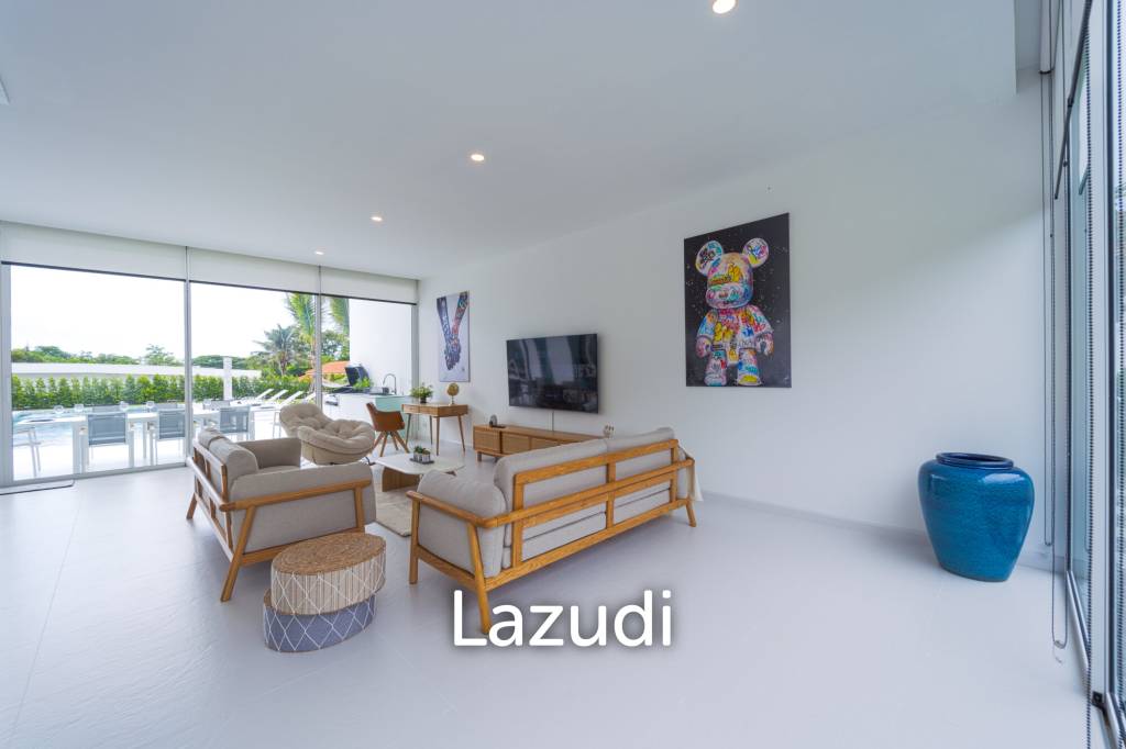 Palm Hills: Exclusive 4-Bed Golf Course Home on 1150 Sqm Plot