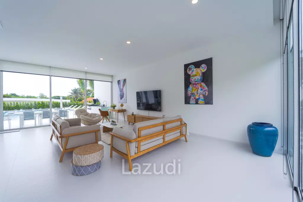 Palm Hills: Exclusive 4-Bed Golf Course Home on 1150 Sqm Plot