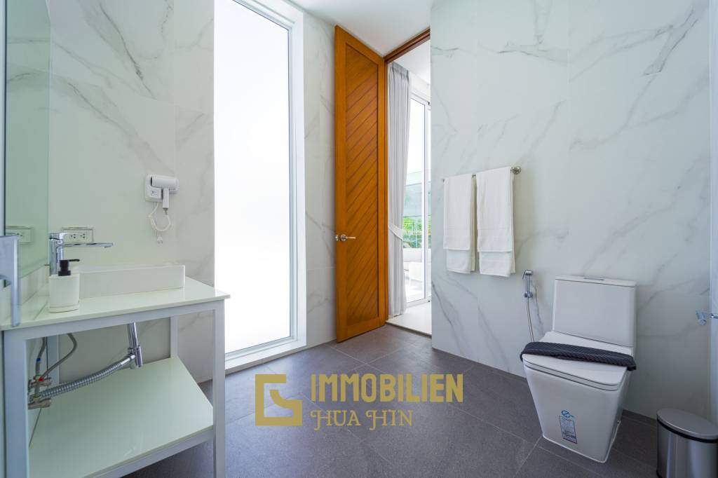 Golfplatz Lage / Einzugsbereit / 1.150 qm Grundstück / 320 qm Wohnfläche