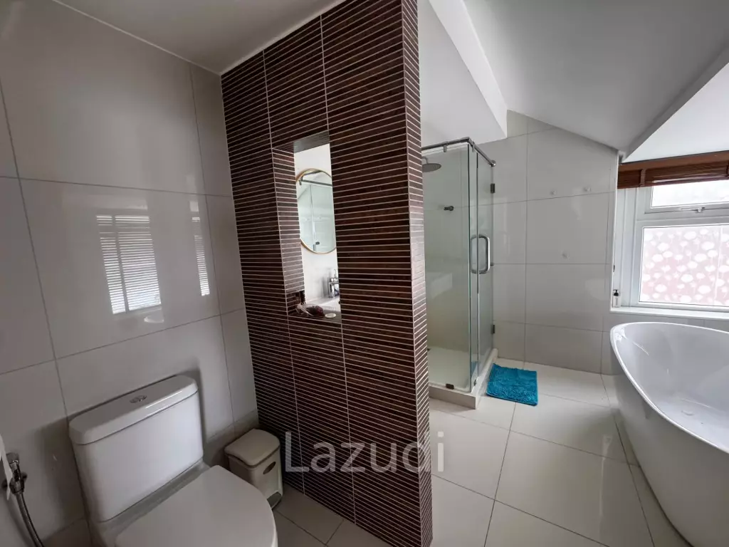 Luxury Sea View 4-Bedroom Villa for Rent in Bay View