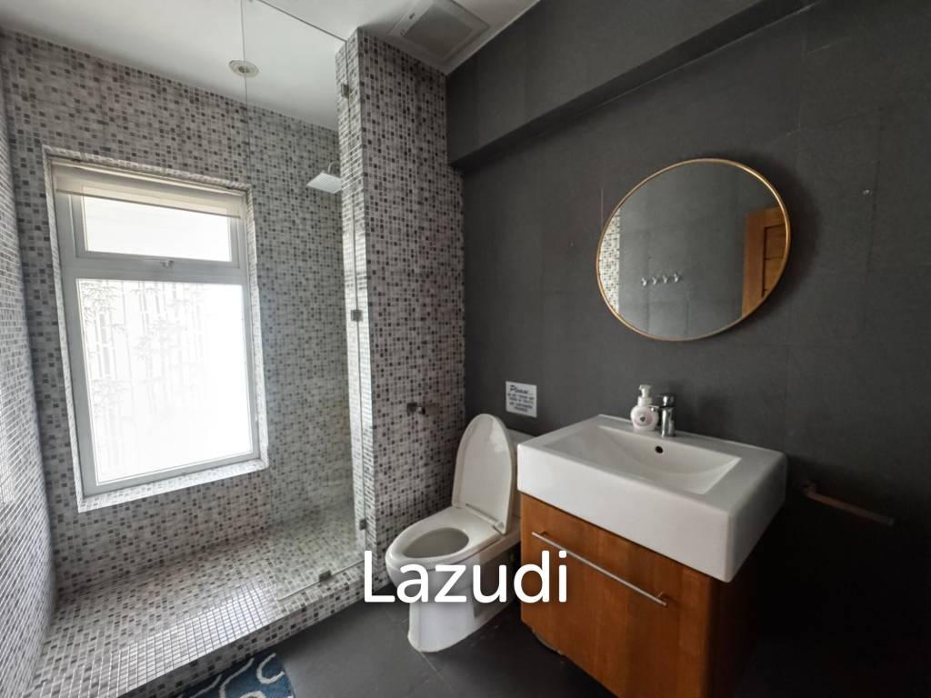 Luxury Sea View 4-Bedroom Villa for Rent in Bay View