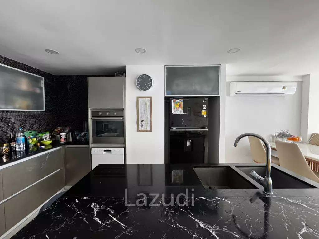 Luxury Sea View 4-Bedroom Villa for Rent in Bay View