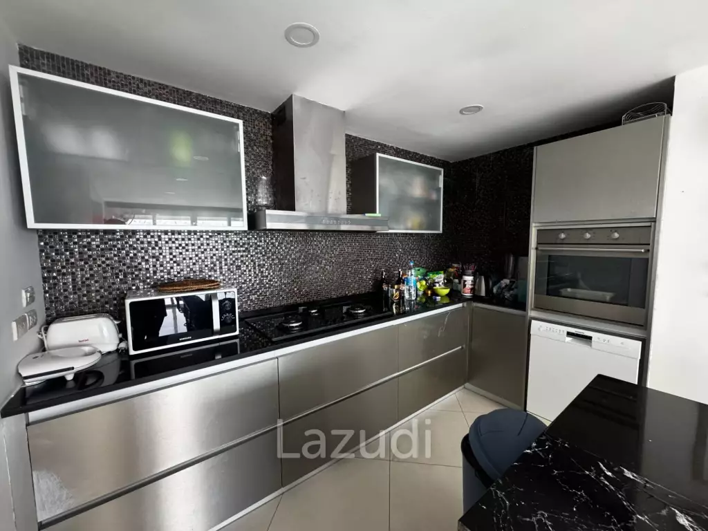 Luxury Sea View 4-Bedroom Villa for Rent in Bay View