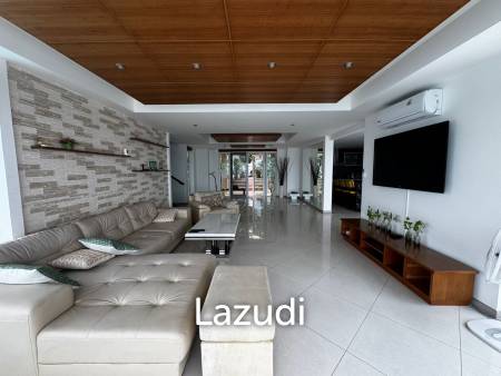 Luxury Sea View 4-Bedroom Villa for Rent in Bay View