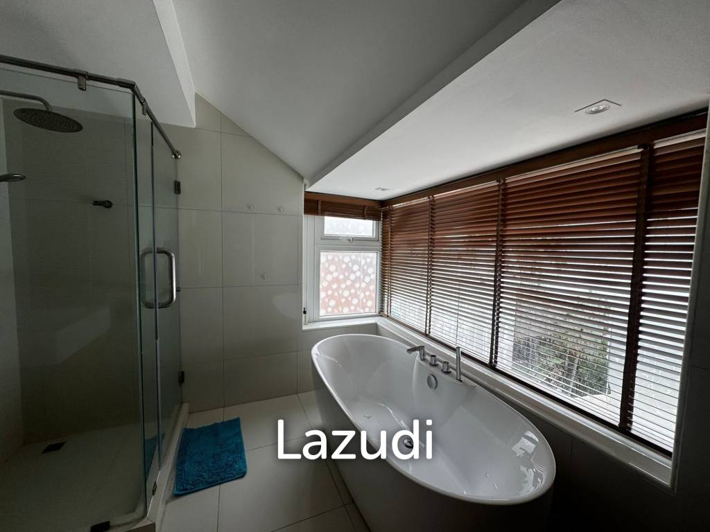 Luxury Sea View 4-Bedroom Villa for Rent in Bay View