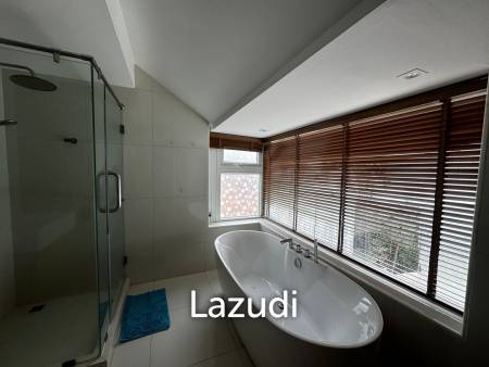 Luxury Sea View 4-Bedroom Villa for Rent in Bay View