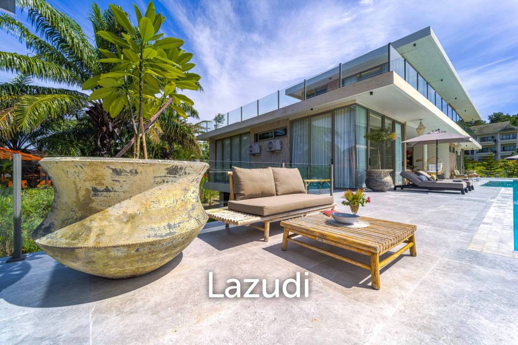 Exclusive Waterfront Villa: 6-Bed Luxury at Palm Hills Golf Club