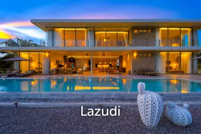 Exclusive Waterfront Villa: 6-Bed Luxury at Palm Hills Golf Club