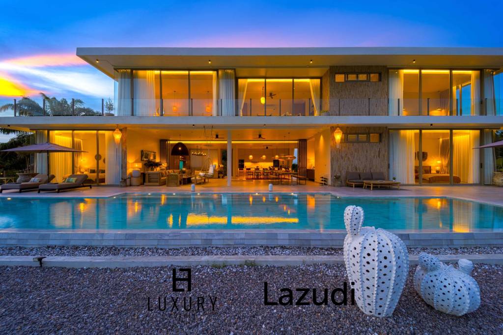 Située au bord d'un lac, à proximité d'un terrain de golf / Terrain de 1 600 m² / 6 chambres