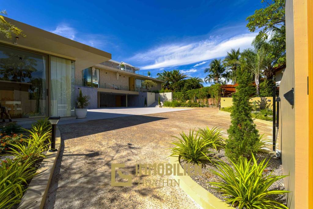 Seelage am Golfplatz / 1.600 großes Grundstück / 6 Schlafzimmer