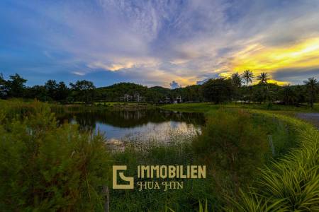 Seelage am Golfplatz / 1.600 großes Grundstück / 6 Schlafzimmer