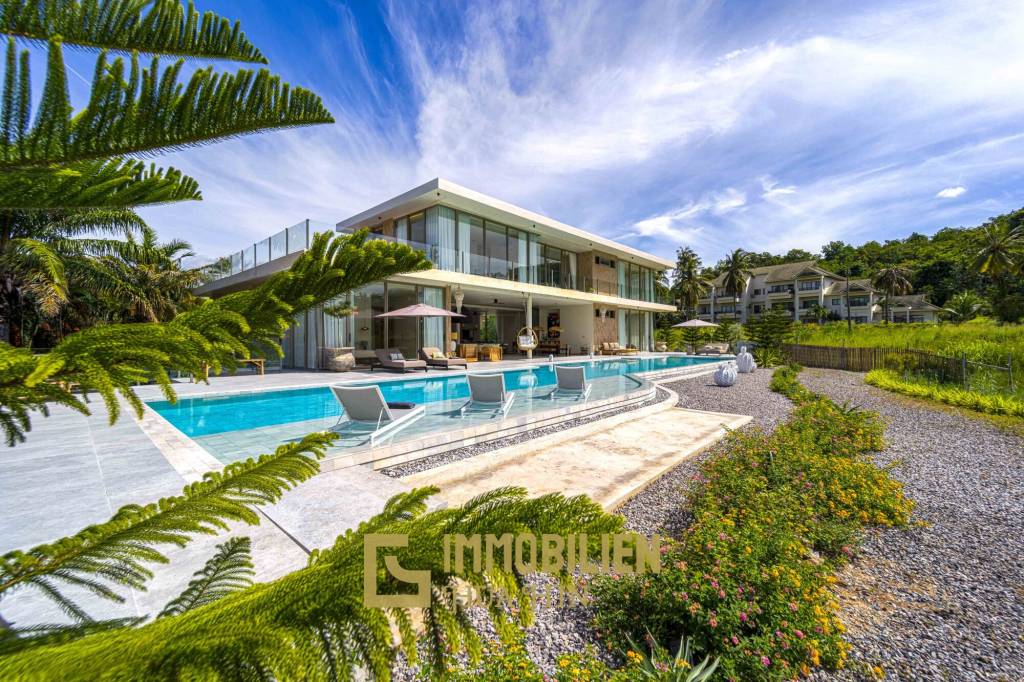 Seelage am Golfplatz / 1.600 großes Grundstück / 6 Schlafzimmer