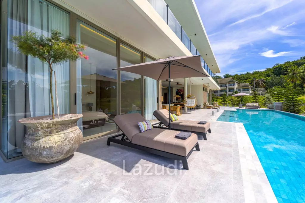Exclusive Waterfront Villa: 6-Bed Luxury at Palm Hills Golf Club