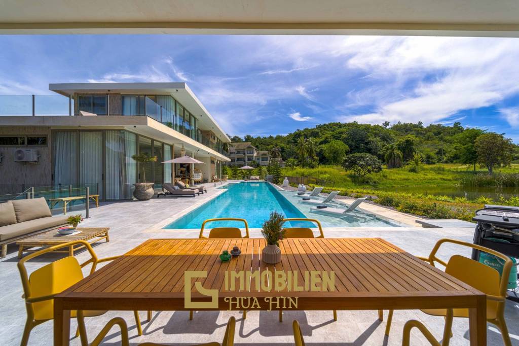 Seelage am Golfplatz / 1.600 großes Grundstück / 6 Schlafzimmer