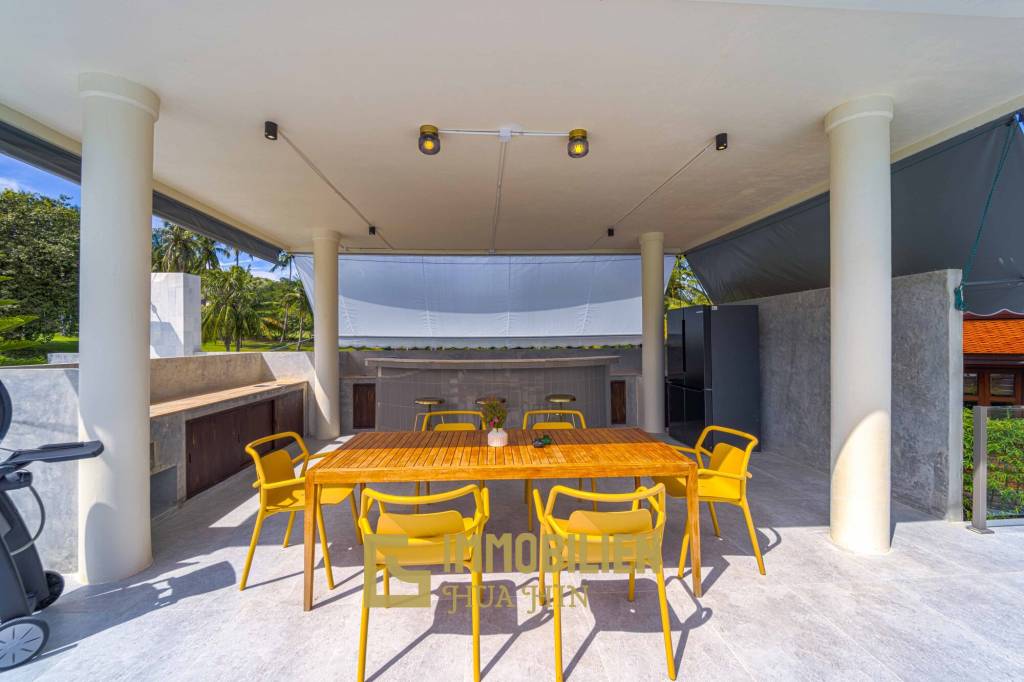 Seelage am Golfplatz / 1.600 großes Grundstück / 6 Schlafzimmer