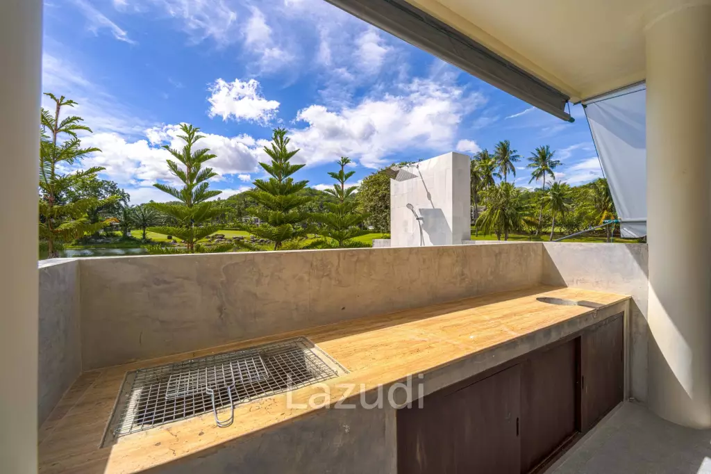 Exclusive Waterfront Villa: 6-Bed Luxury at Palm Hills Golf Club