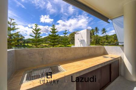 Située au bord d'un lac, à proximité d'un terrain de golf / Terrain de 1 600 m² / 6 chambres