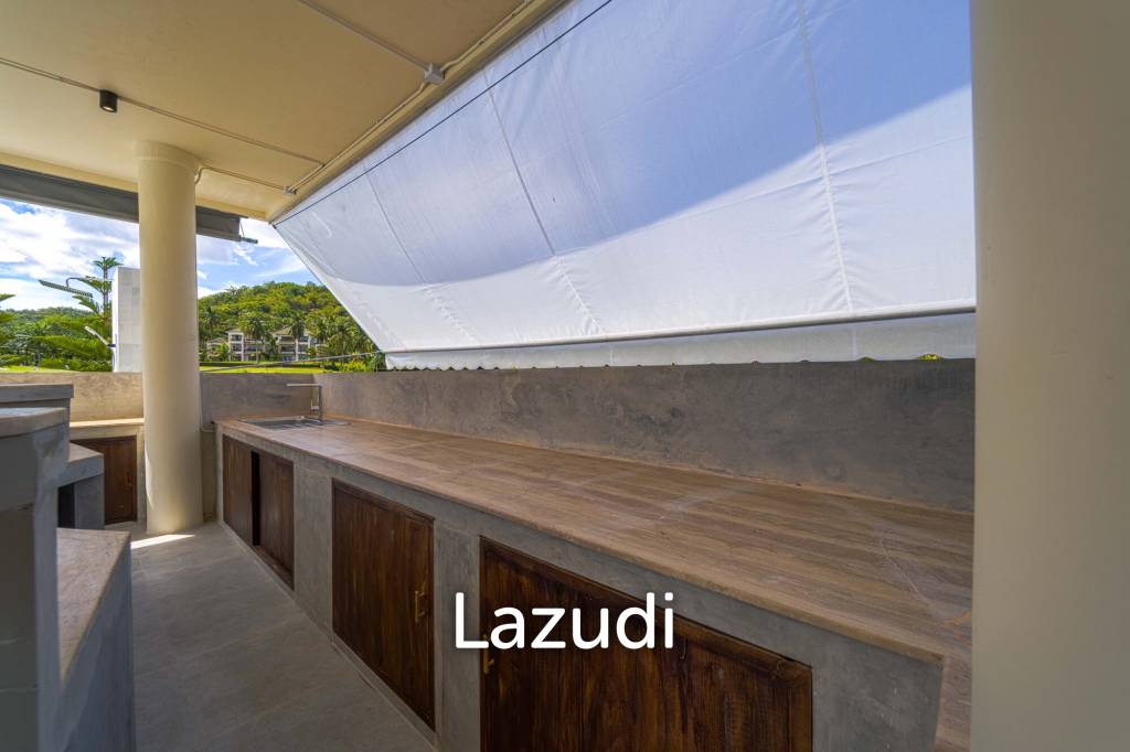 Exclusive Waterfront Villa: 6-Bed Luxury at Palm Hills Golf Club