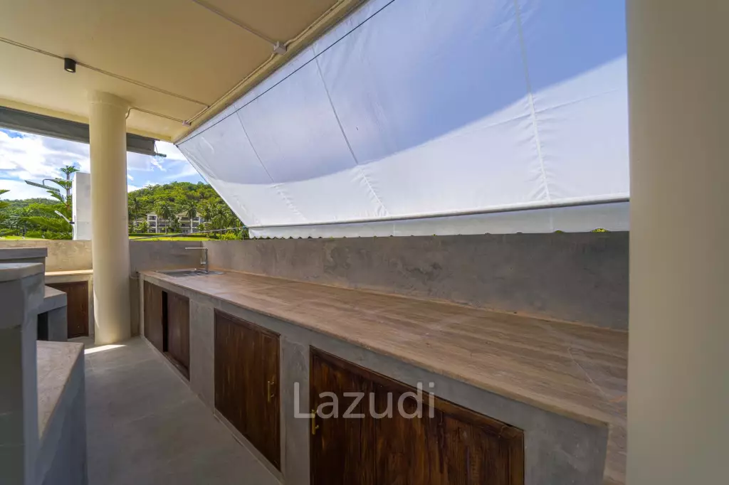 Exclusive Waterfront Villa: 6-Bed Luxury at Palm Hills Golf Club