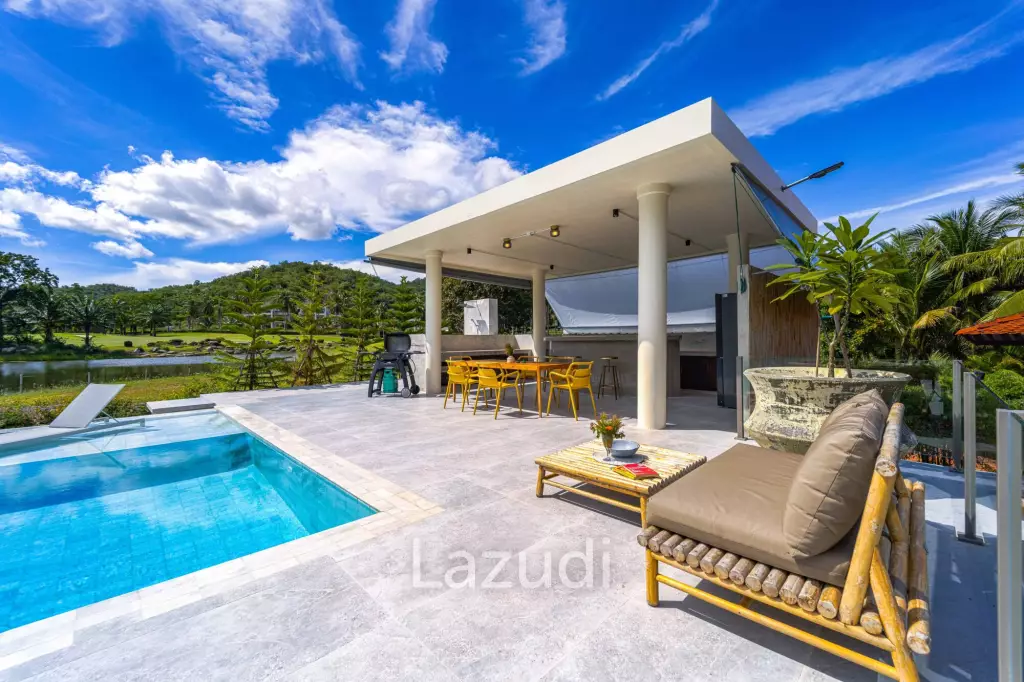 Exclusive Waterfront Villa: 6-Bed Luxury at Palm Hills Golf Club