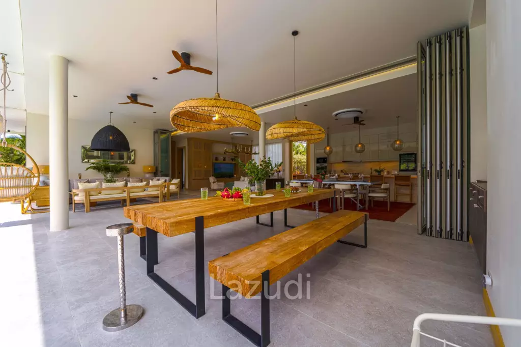 Exclusive Waterfront Villa: 6-Bed Luxury at Palm Hills Golf Club