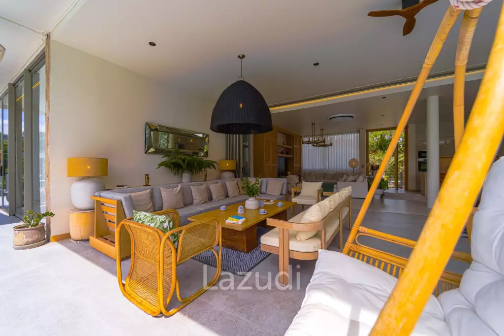 Exclusive Waterfront Villa: 6-Bed Luxury at Palm Hills Golf Club