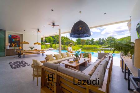 Située au bord d'un lac, à proximité d'un terrain de golf / Terrain de 1 600 m² / 6 chambres