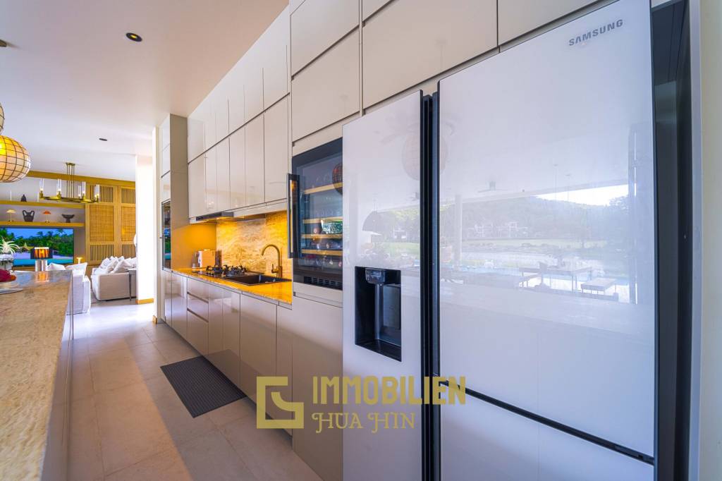 Seelage am Golfplatz / 1.600 großes Grundstück / 6 Schlafzimmer