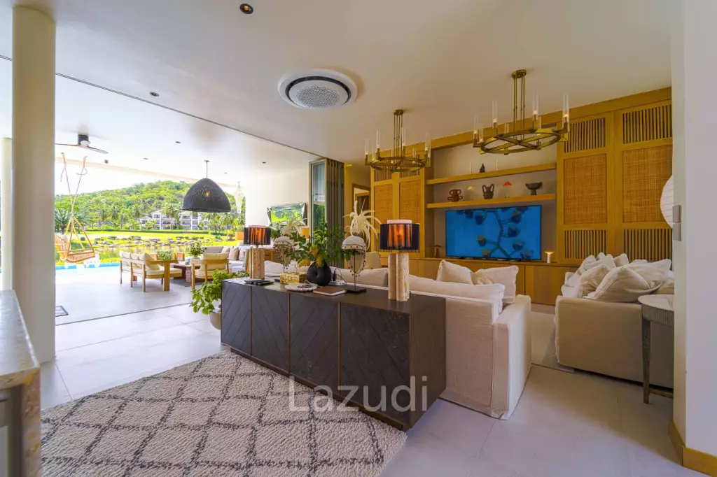 Exclusive Waterfront Villa: 6-Bed Luxury at Palm Hills Golf Club