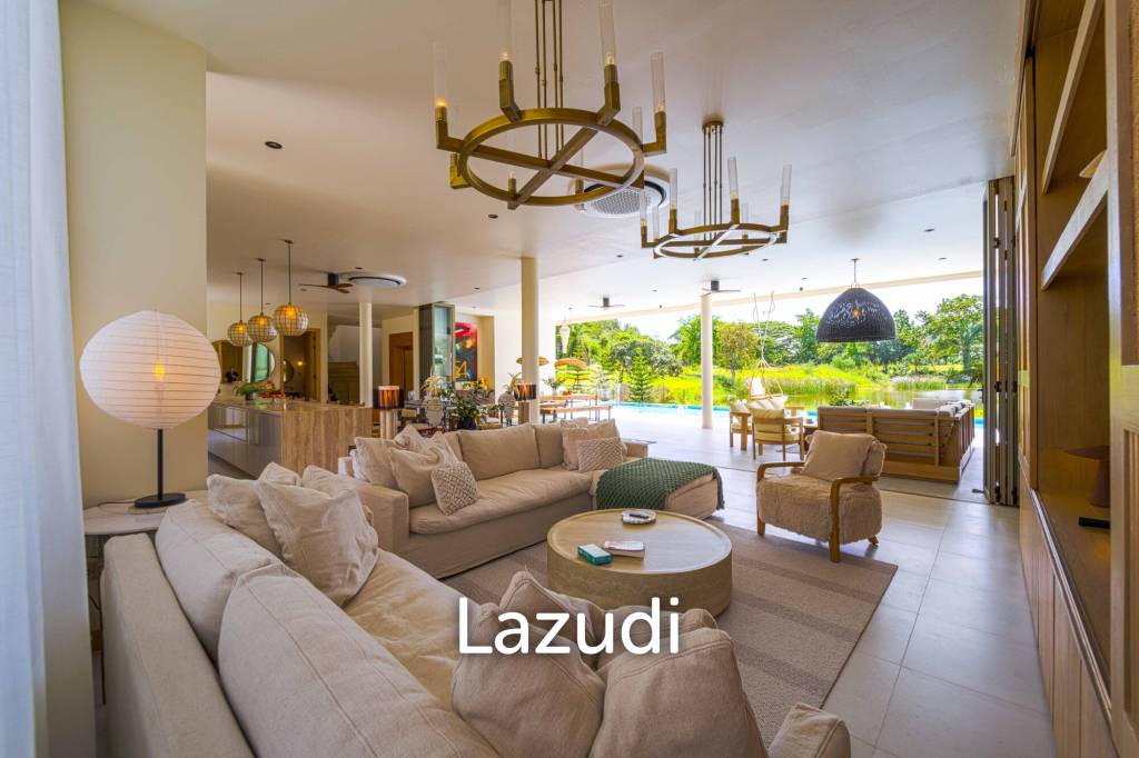 Exclusive Waterfront Villa: 6-Bed Luxury at Palm Hills Golf Club
