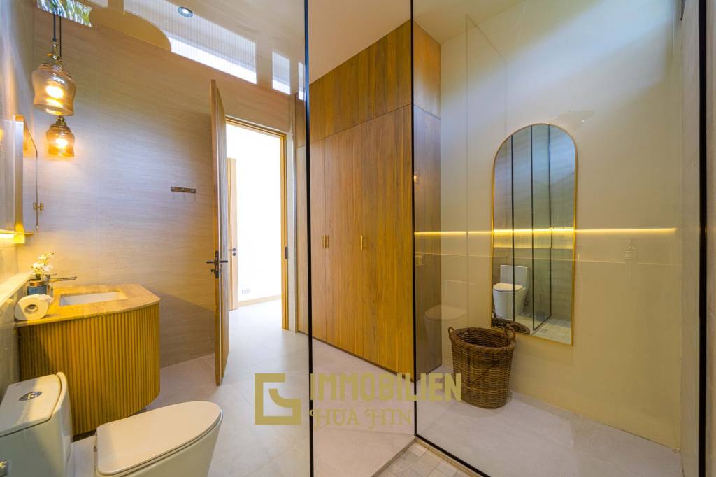 Seelage am Golfplatz / 1.600 großes Grundstück / 6 Schlafzimmer