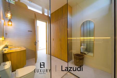 Située au bord d'un lac, à proximité d'un terrain de golf / Terrain de 1 600 m² / 6 chambres