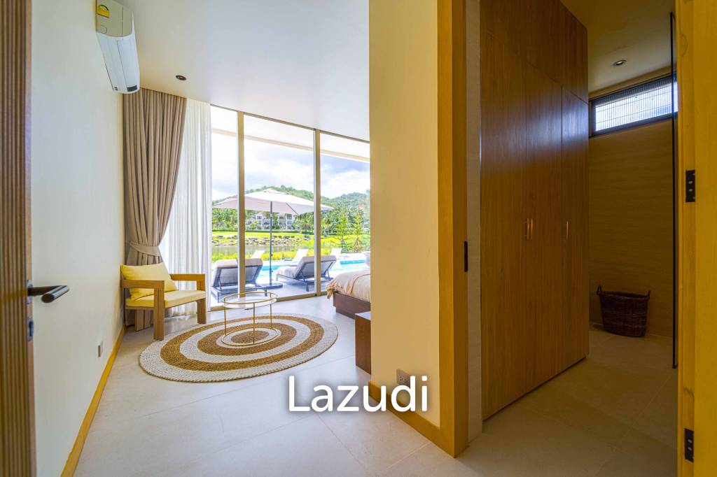 Exclusive Waterfront Villa: 6-Bed Luxury at Palm Hills Golf Club