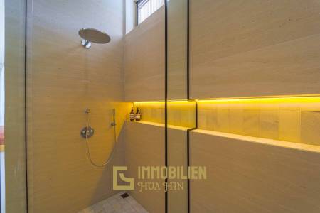 Seelage am Golfplatz / 1.600 großes Grundstück / 6 Schlafzimmer