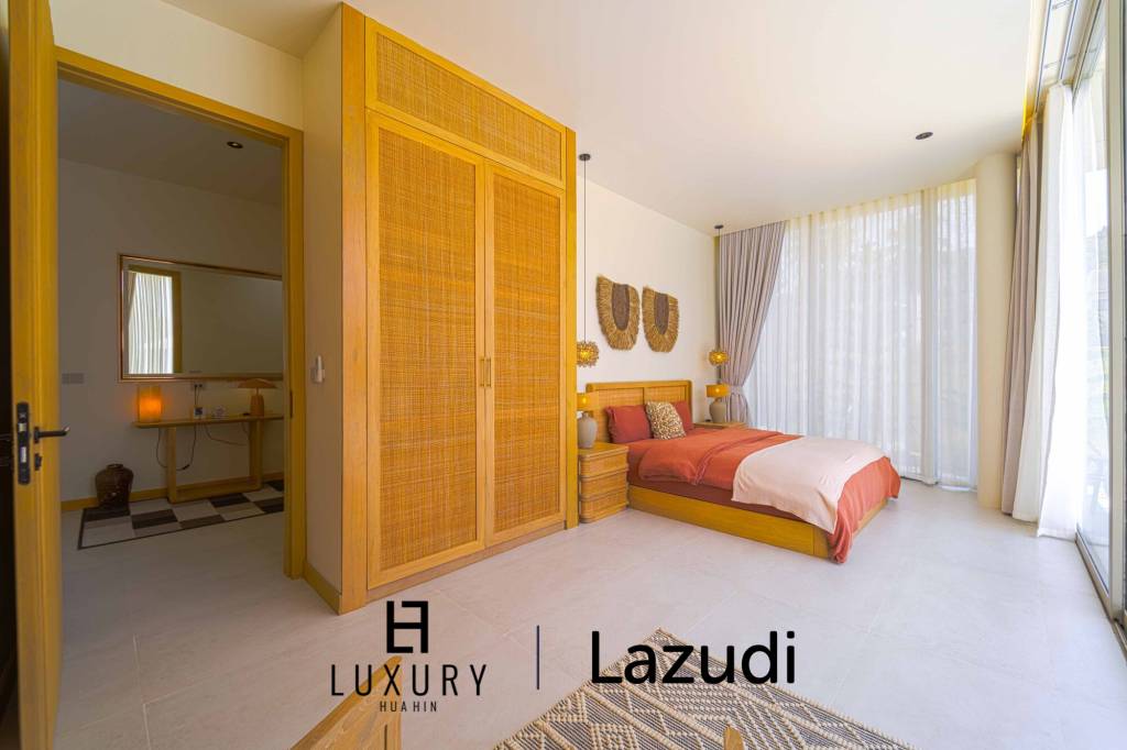 Située au bord d'un lac, à proximité d'un terrain de golf / Terrain de 1 600 m² / 6 chambres