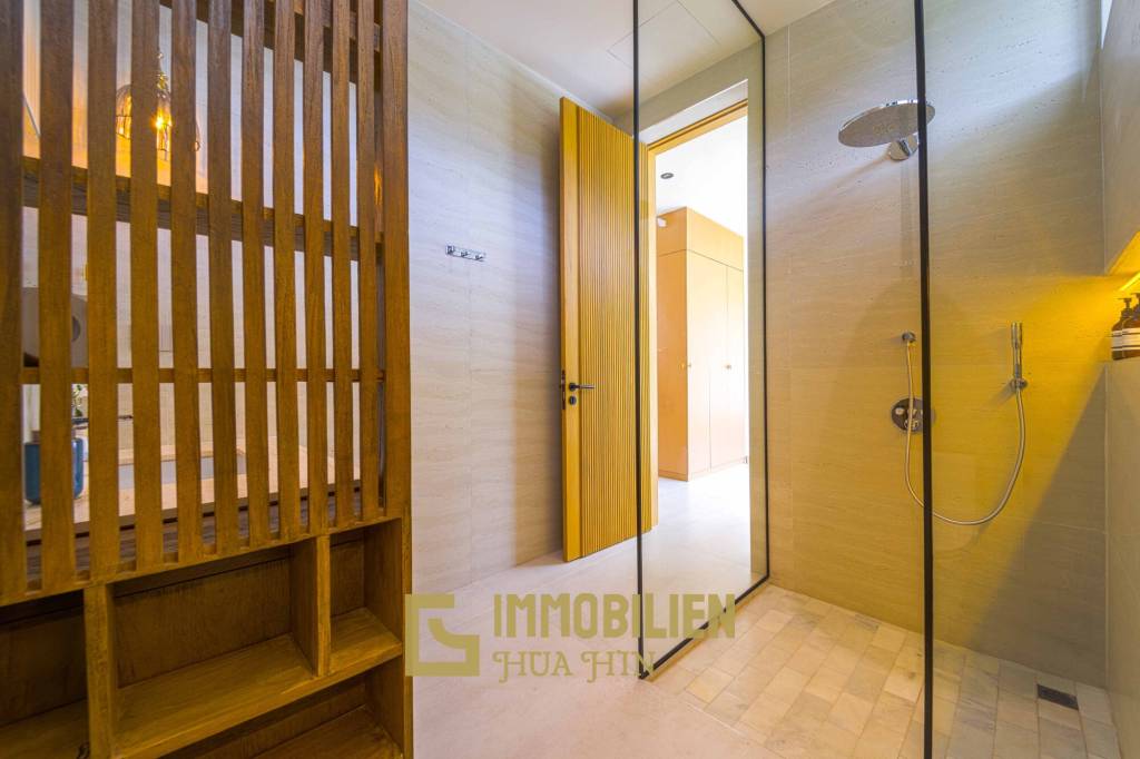 Seelage am Golfplatz / 1.600 großes Grundstück / 6 Schlafzimmer