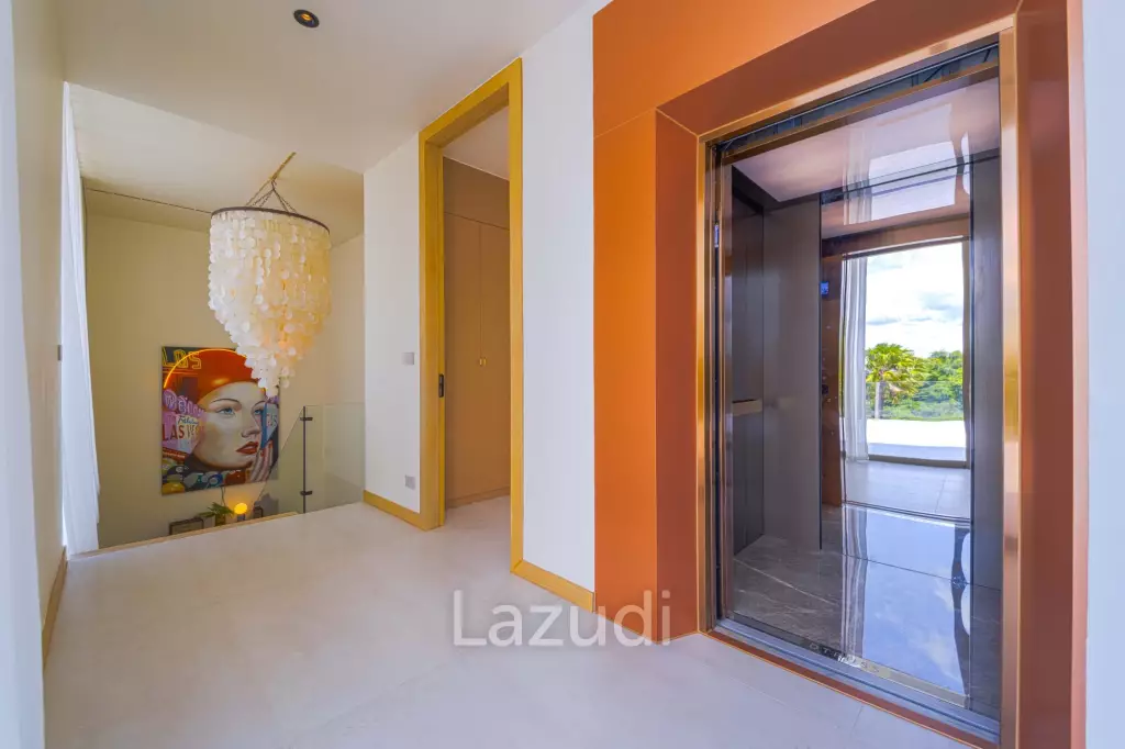 Exclusive Waterfront Villa: 6-Bed Luxury at Palm Hills Golf Club