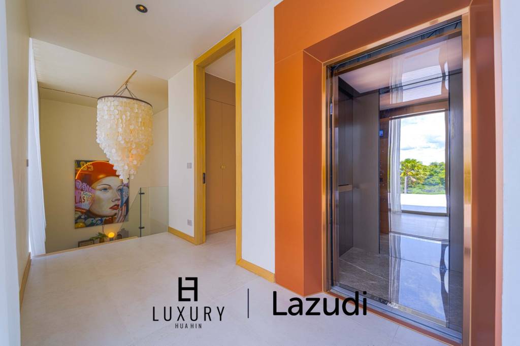 Située au bord d'un lac, à proximité d'un terrain de golf / Terrain de 1 600 m² / 6 chambres