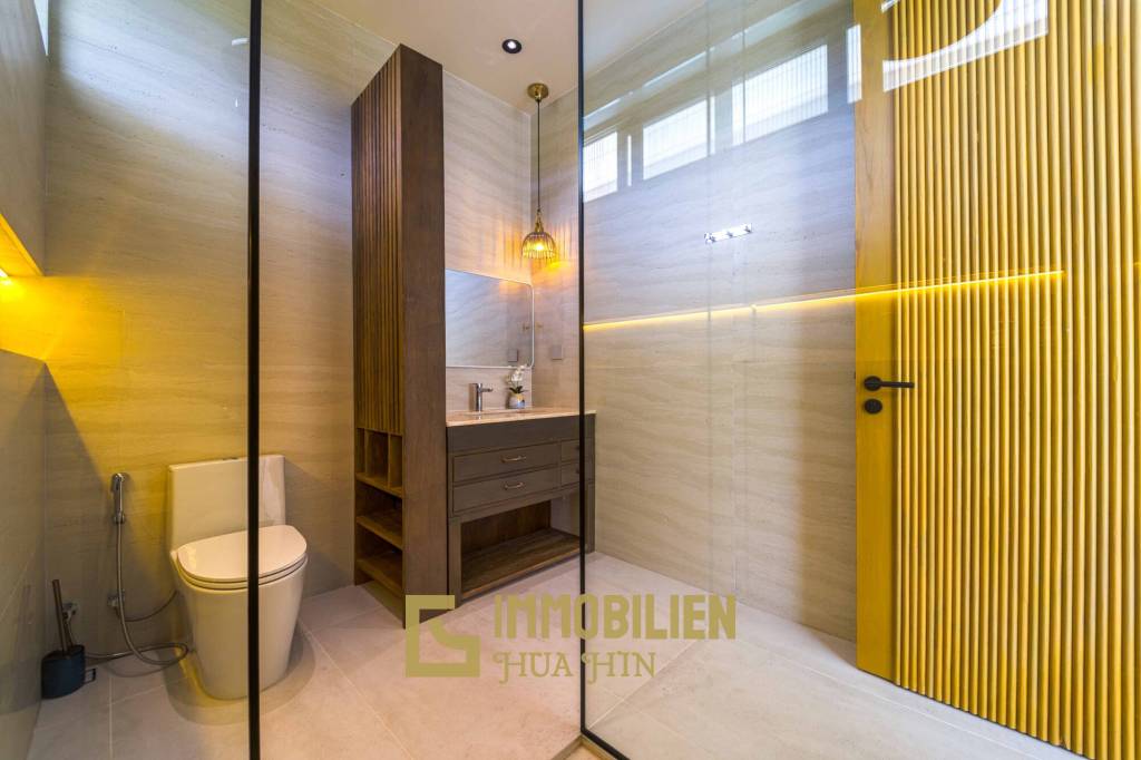 Seelage am Golfplatz / 1.600 großes Grundstück / 6 Schlafzimmer