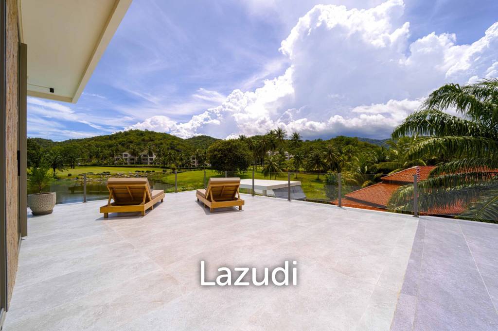 Exclusive Waterfront Villa: 6-Bed Luxury at Palm Hills Golf Club