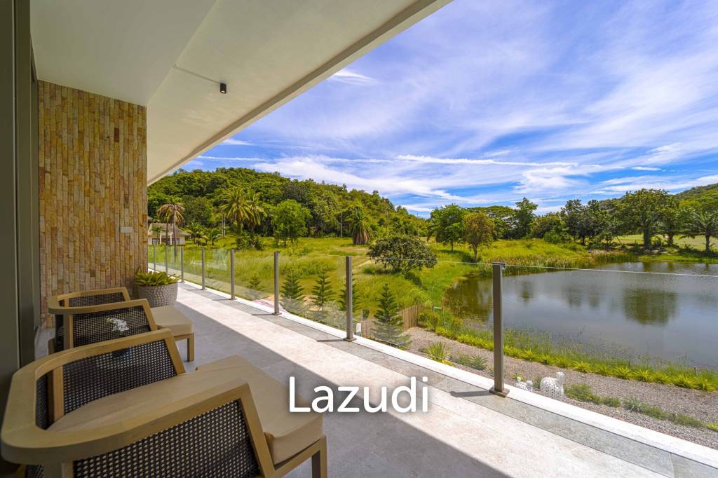 Exclusive Waterfront Villa: 6-Bed Luxury at Palm Hills Golf Club