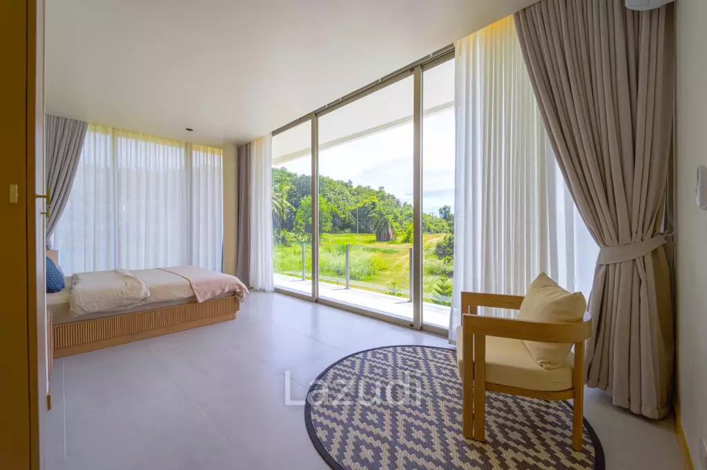 Exclusive Waterfront Villa: 6-Bed Luxury at Palm Hills Golf Club