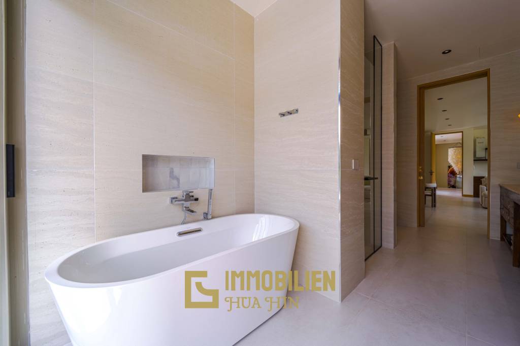 Seelage am Golfplatz / 1.600 großes Grundstück / 6 Schlafzimmer