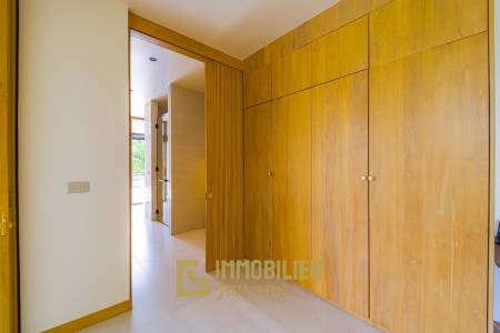 Seelage am Golfplatz / 1.600 großes Grundstück / 6 Schlafzimmer