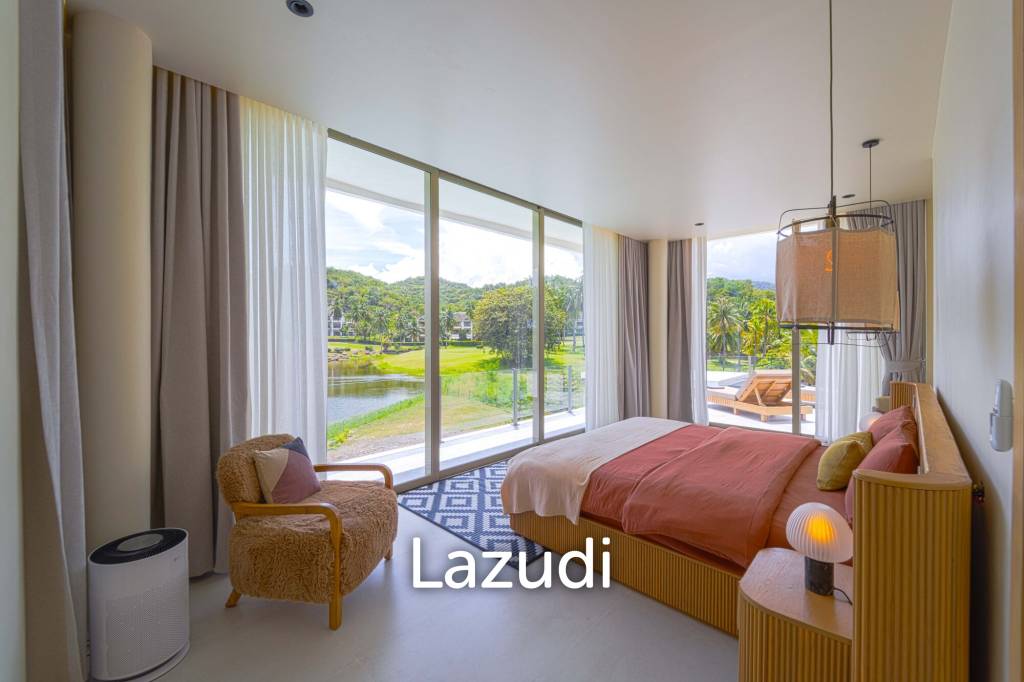 Exclusive Waterfront Villa: 6-Bed Luxury at Palm Hills Golf Club