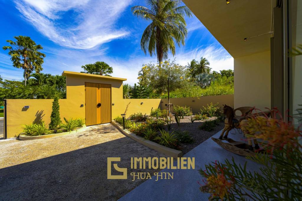 Seelage am Golfplatz / 1.600 großes Grundstück / 6 Schlafzimmer