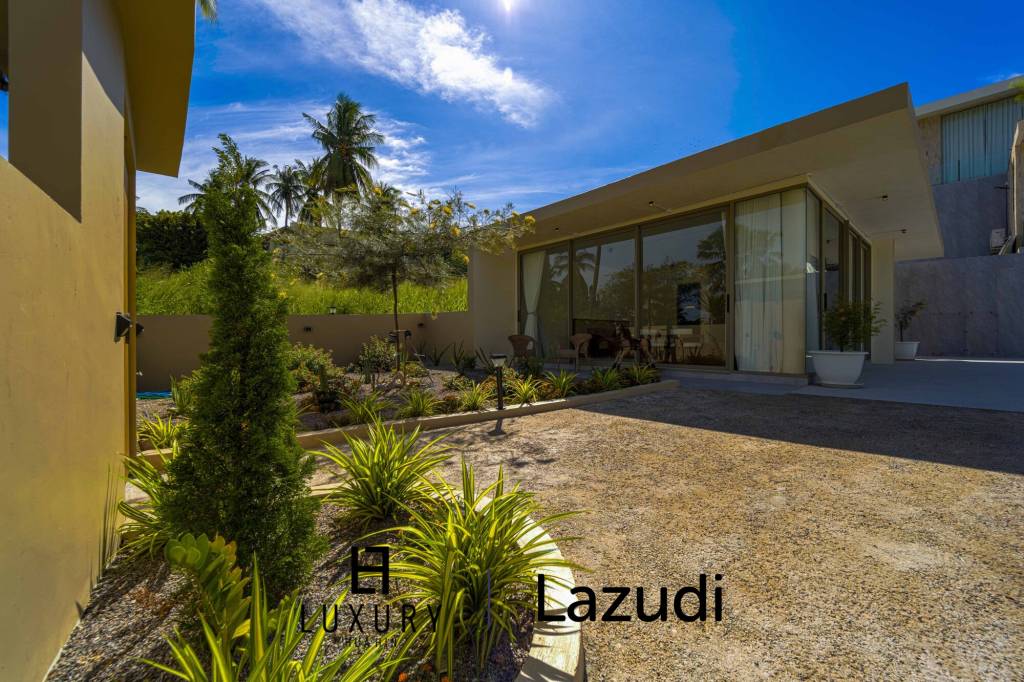 Située au bord d'un lac, à proximité d'un terrain de golf / Terrain de 1 600 m² / 6 chambres