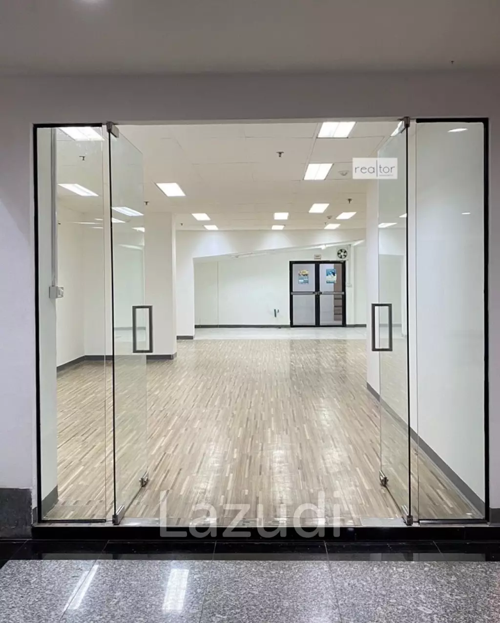 Retail Space for Lease in Ocean Tower 1 Bangkok