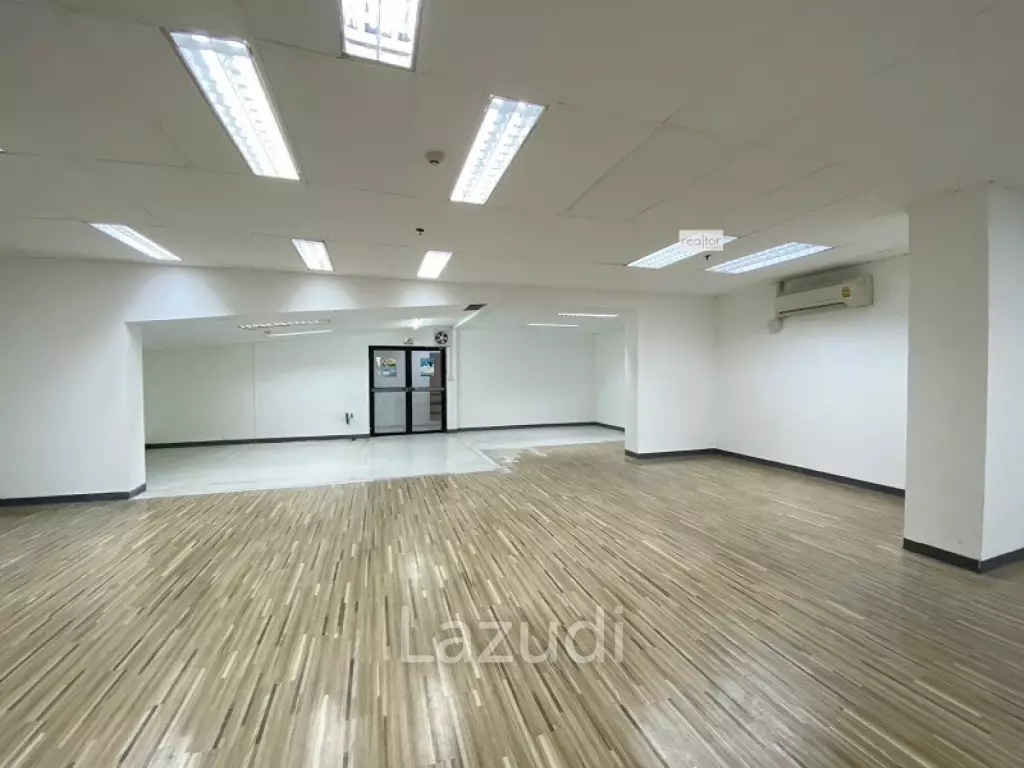 Retail Space for Lease in Ocean Tower 1 Bangkok